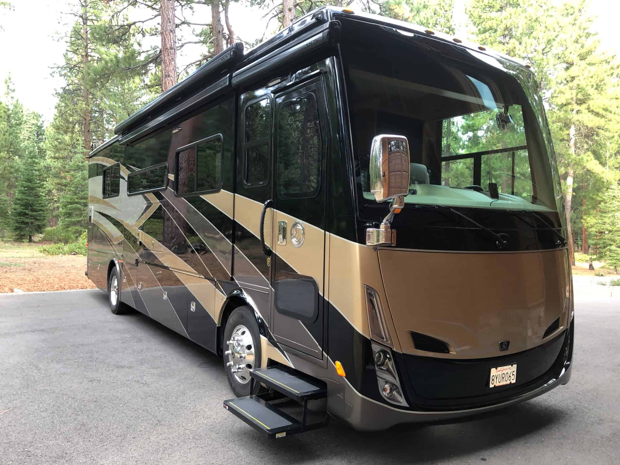 2021 33' Tiffin Motorhomes Allergro Breeze 33BR For Sale In Truckee, California