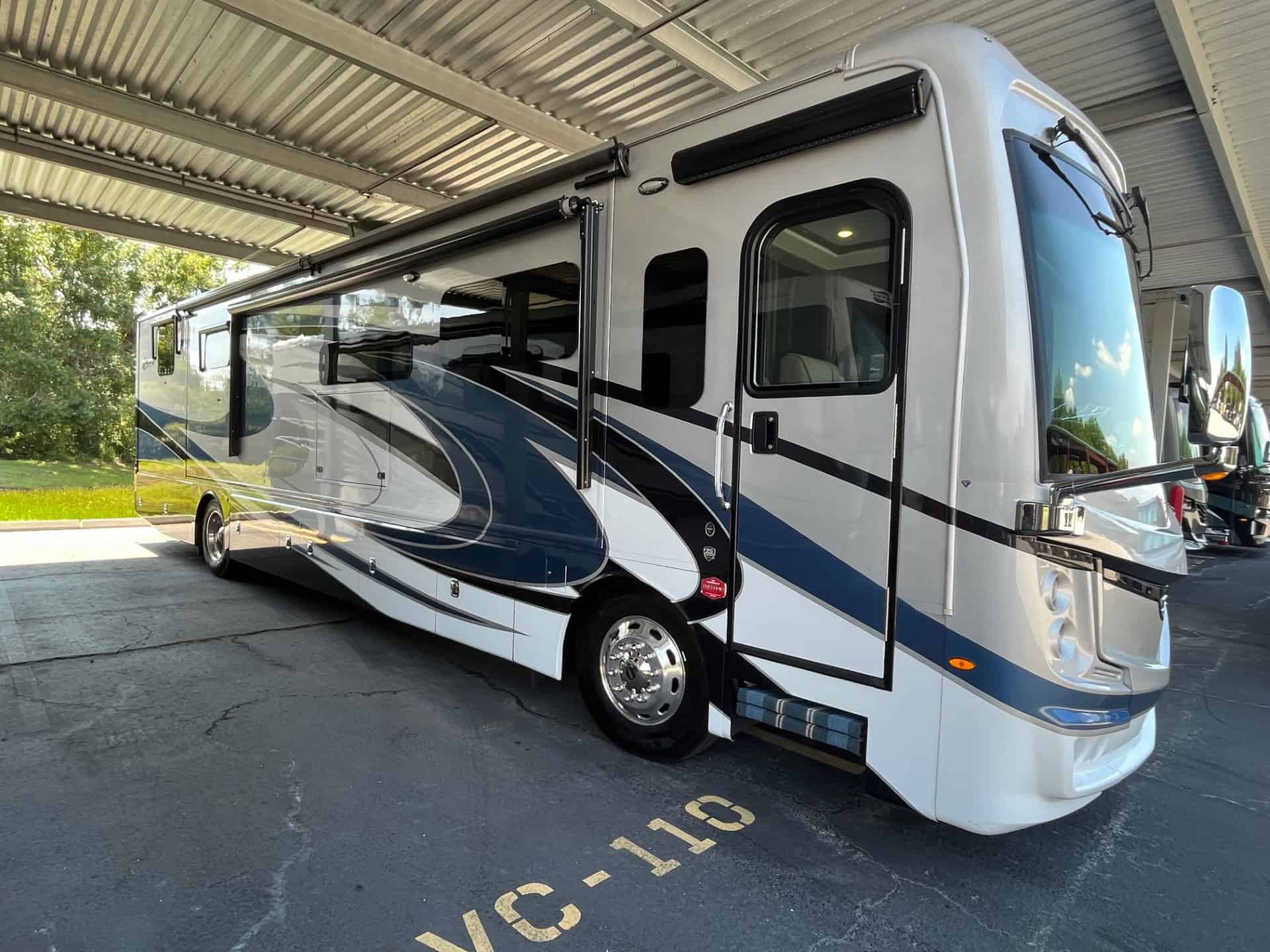 2021 41' Fleetwood Discovery 38W For Sale In Bradenton, Florida - Coach ...
